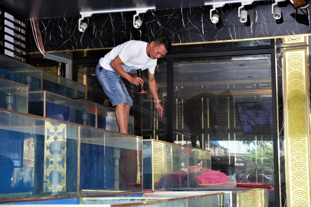 Đà Nẵng: Hàng quán được phục vụ tại chỗ, giới nghiêm sau 21h - 1 Đà Nẵng: Hàng quán được phục vụ tại chỗ, giới nghiêm sau 21h - 1