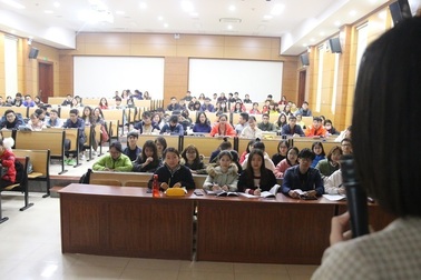 Chống dịch COVID-19: Bao giờ đi học trở lại?