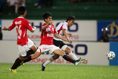 Chơi kém, nhưng ĐT Long An vẫn thắng V.Ninh Bình