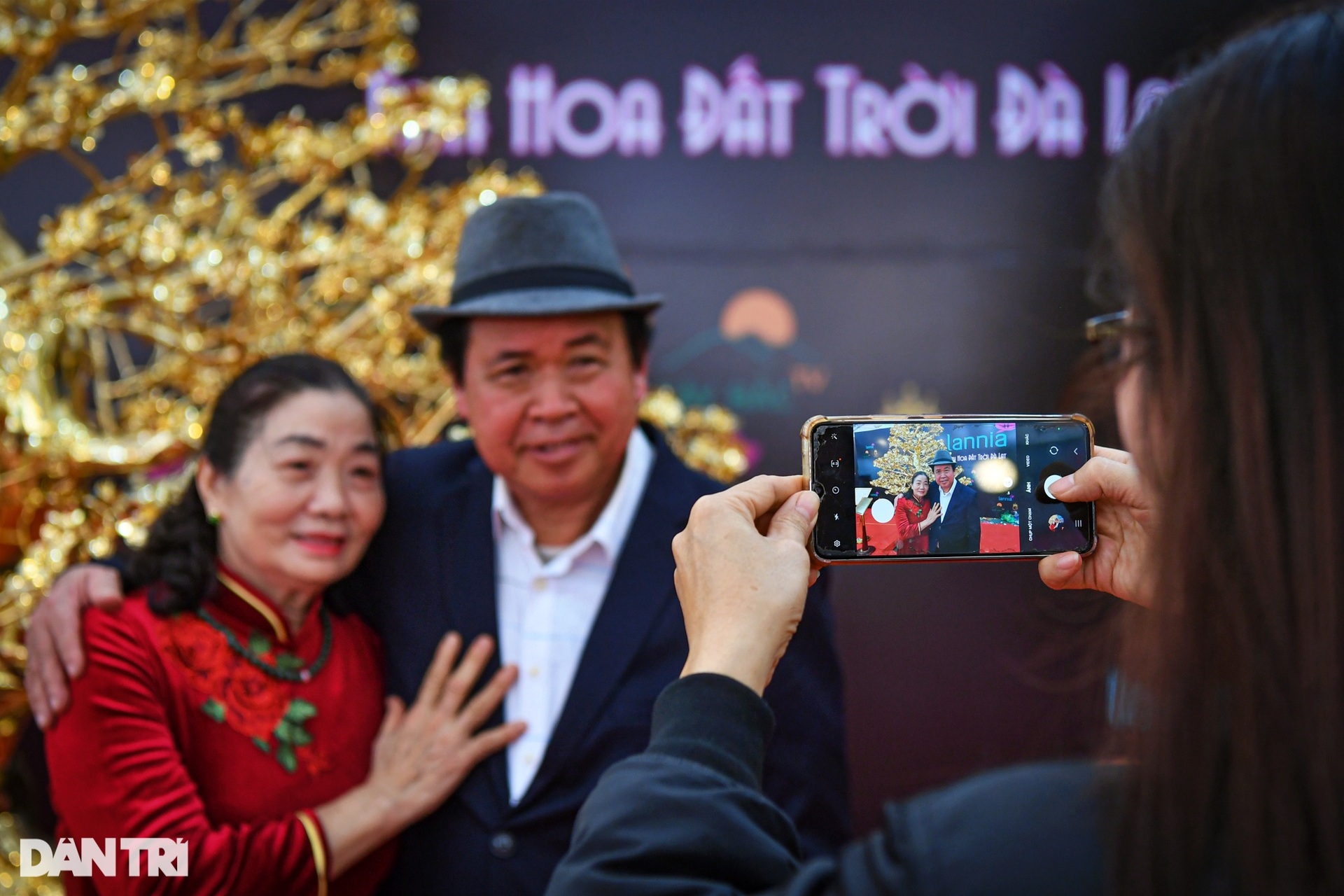 Cây mai mạ vàng lớn nhất Việt Nam được chào giá gần 6 tỷ đồng ở Hà Nội - 7 Cây mai mạ vàng lớn nhất Việt Nam được chào giá gần 6 tỷ đồng ở Hà Nội - 7