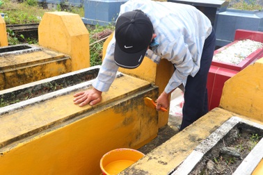 Dịch vụ làm đẹp mộ đắt khách dịp cận Tết