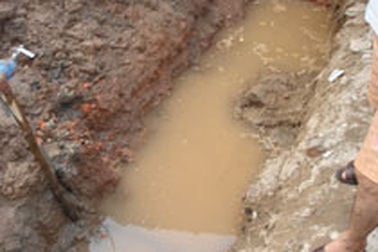 Hở điện máy khoan, một công nhân chết tại chỗ