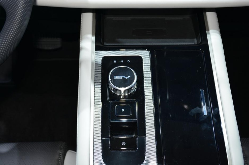 Xe điện Mitsubishi Airtrek 2022: Thiết kế Nhật Bản, ruột Trung Quốc - 14