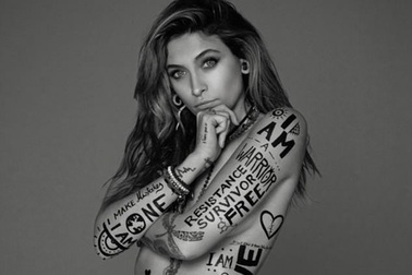 Con gái Michael Jackson chụp ảnh “nude” táo bạo