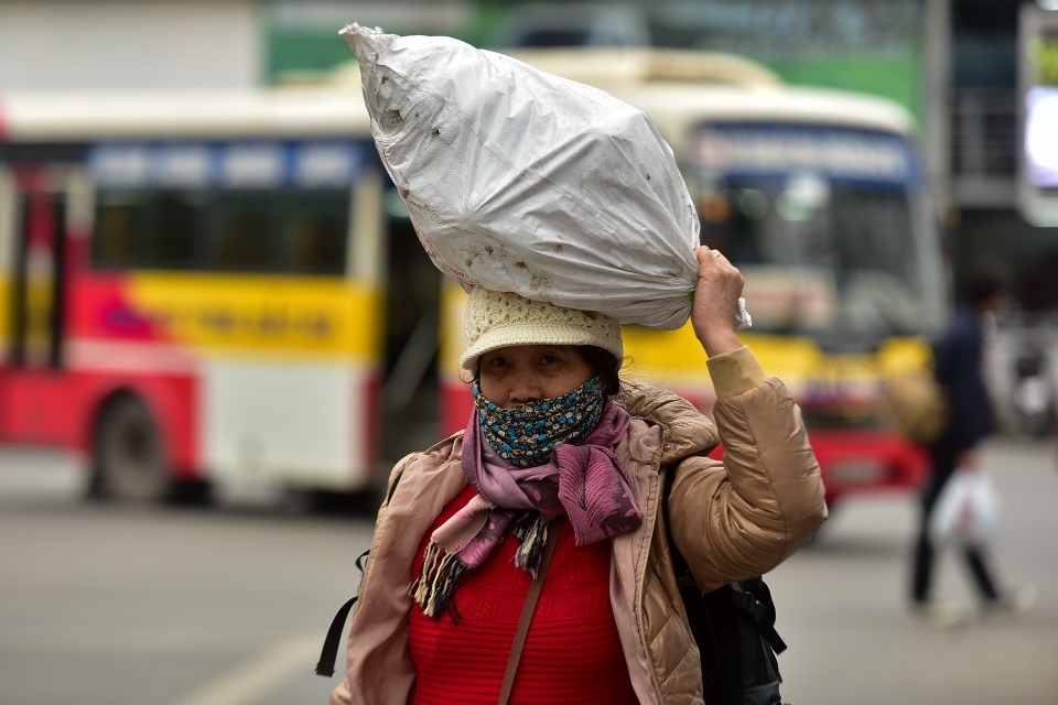 Người dân mang gà, vịt trở lại thủ đô sau kỳ nghỉ Tết Nguyên đán - 1 Người dân mang gà, vịt trở lại thủ đô sau kỳ nghỉ Tết Nguyên đán - 1