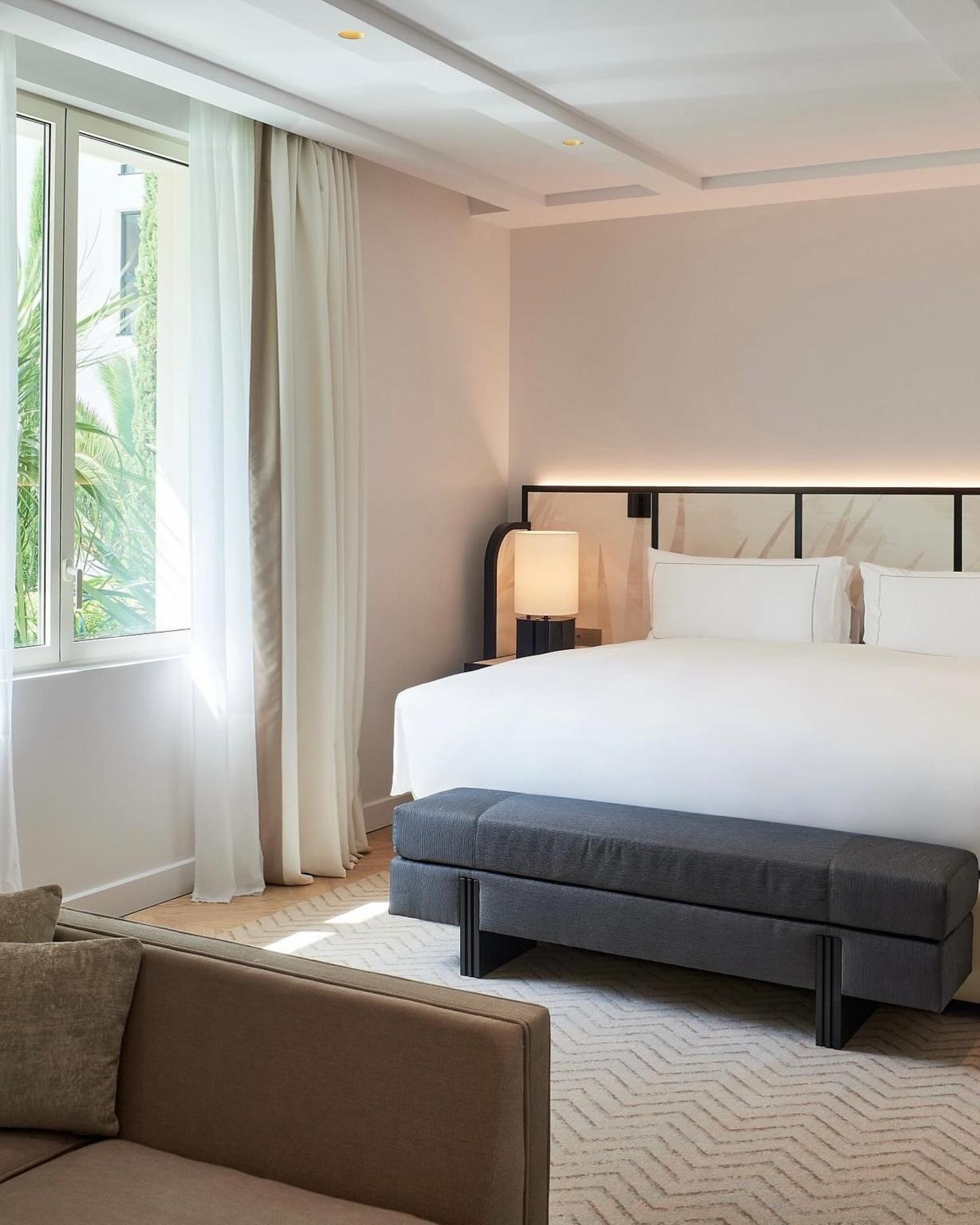 View - Phòng khách sạn 9.000 USD/đêm của siêu mẫu Heidi Klum tại LHP Cannes | Báo Dân trí