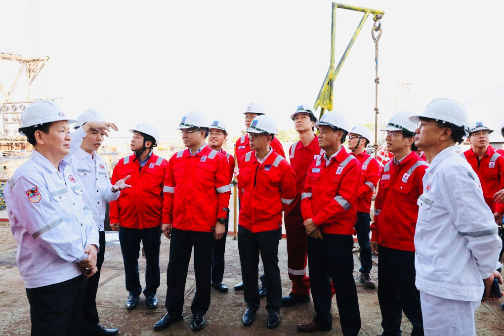 Khởi công thi công biển, ghi nhận 2,3 triệu giờ an toàn Dự án mỏ Đại Hùng pha 3 - 2 Khởi công thi công biển, ghi nhận 2,3 triệu giờ an toàn Dự án mỏ Đại Hùng pha 3 - 2