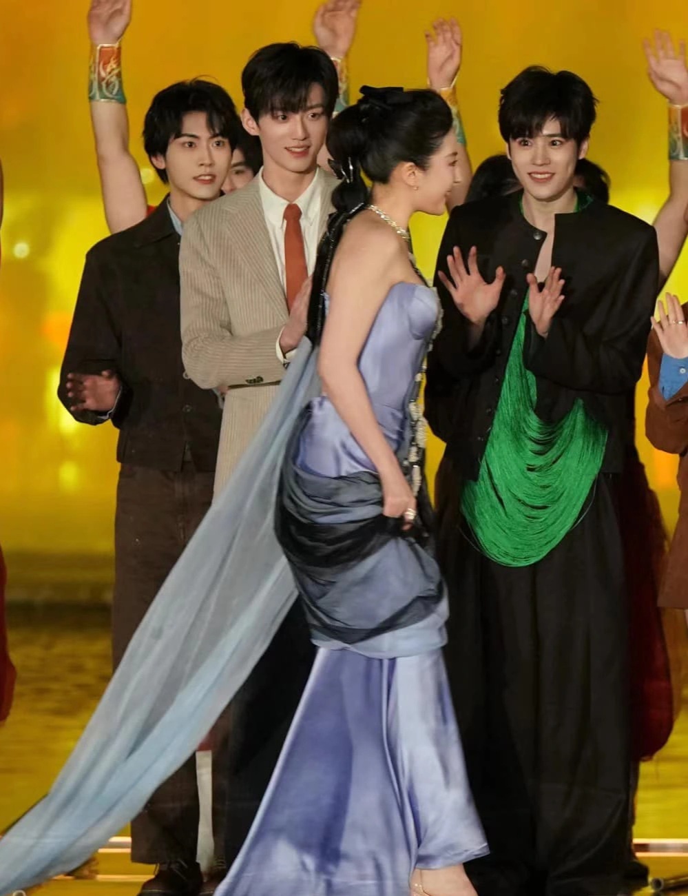 View - Lưu Diệc Phi ở đỉnh cao nhan sắc, các nghệ sĩ lứa sau thành người hâm mộ | Báo Dân trí