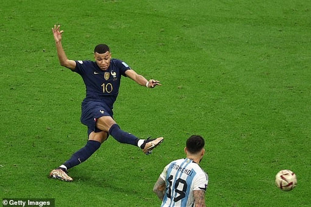 Cảm xúc vỡ òa của Messi và Argentina trong ngày vô địch World Cup - 6 Cảm xúc vỡ òa của Messi và Argentina trong ngày vô địch World Cup - 6