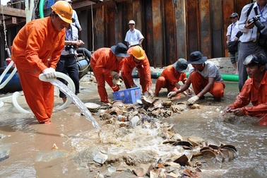 Quảng Ngãi: Khai quật khẩn cấp tàu cổ tại vùng biển huyện Bình Sơn