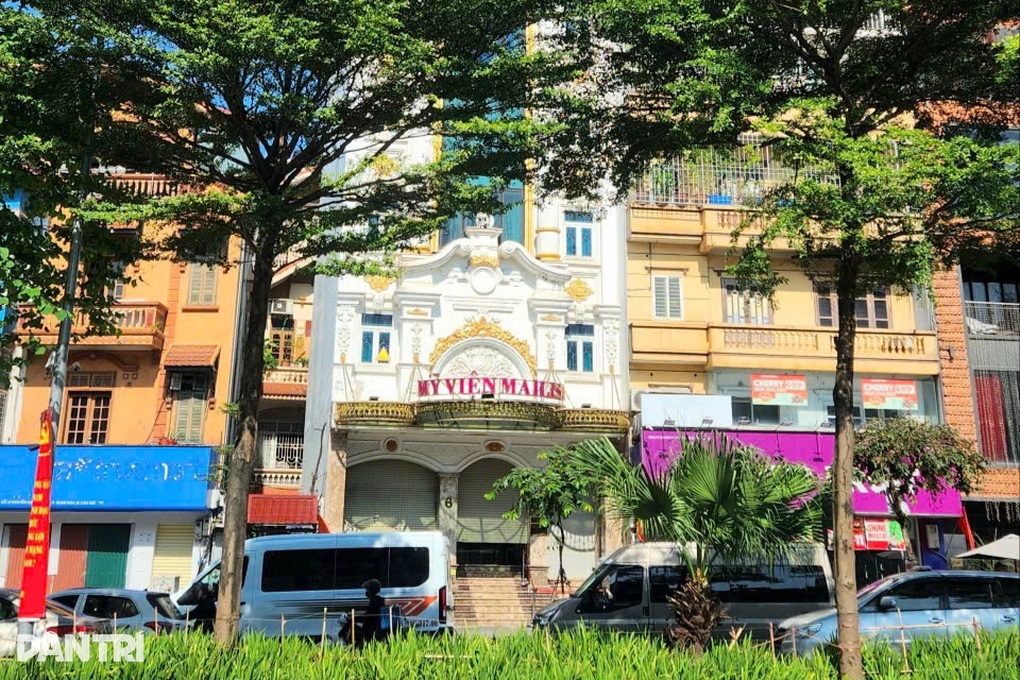 Mailisa Hà Nội đóng cửa, cảnh sát làm việc liên tục gần 5 tiếng - 1 Mailisa Hà Nội đóng cửa, cảnh sát làm việc liên tục gần 5 tiếng - 1