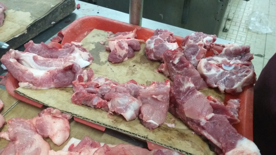Giá thịt lợn tăng kỷ lục: Tiểu thương khóc ròng vì lỗ nặng, nhiều người nghỉ bán - 3 Giá thịt lợn tăng kỷ lục: Tiểu thương khóc ròng vì lỗ nặng, nhiều người nghỉ bán - 3