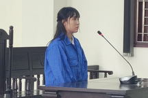 Đâm chết đồng nghiệp, nữ nhân viên quán karaoke lĩnh 8 năm tù