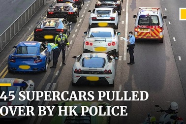 Bị chặn bắt, siêu xe nằm xếp hàng như lợn con trên đường phố Hồng Kông
