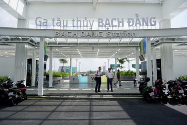 Cận cảnh bến buýt đường sông đầu tiên ở Sài Gòn