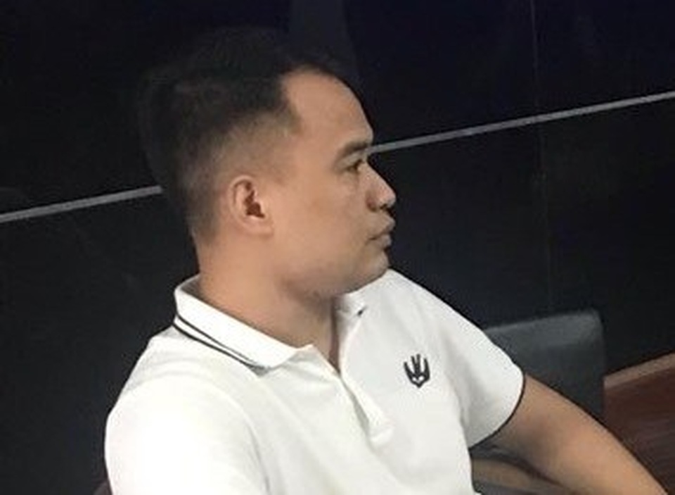 Hành hung, lột đồ vợ, gã chồng hờ bị bắt giam - 2