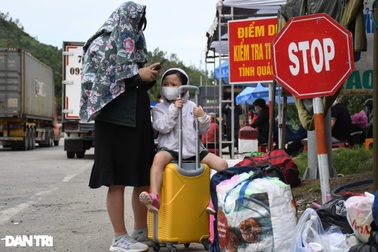 Khu cách ly quá tải, Quảng Ngãi dừng tiếp nhận công dân về từ vùng dịch
