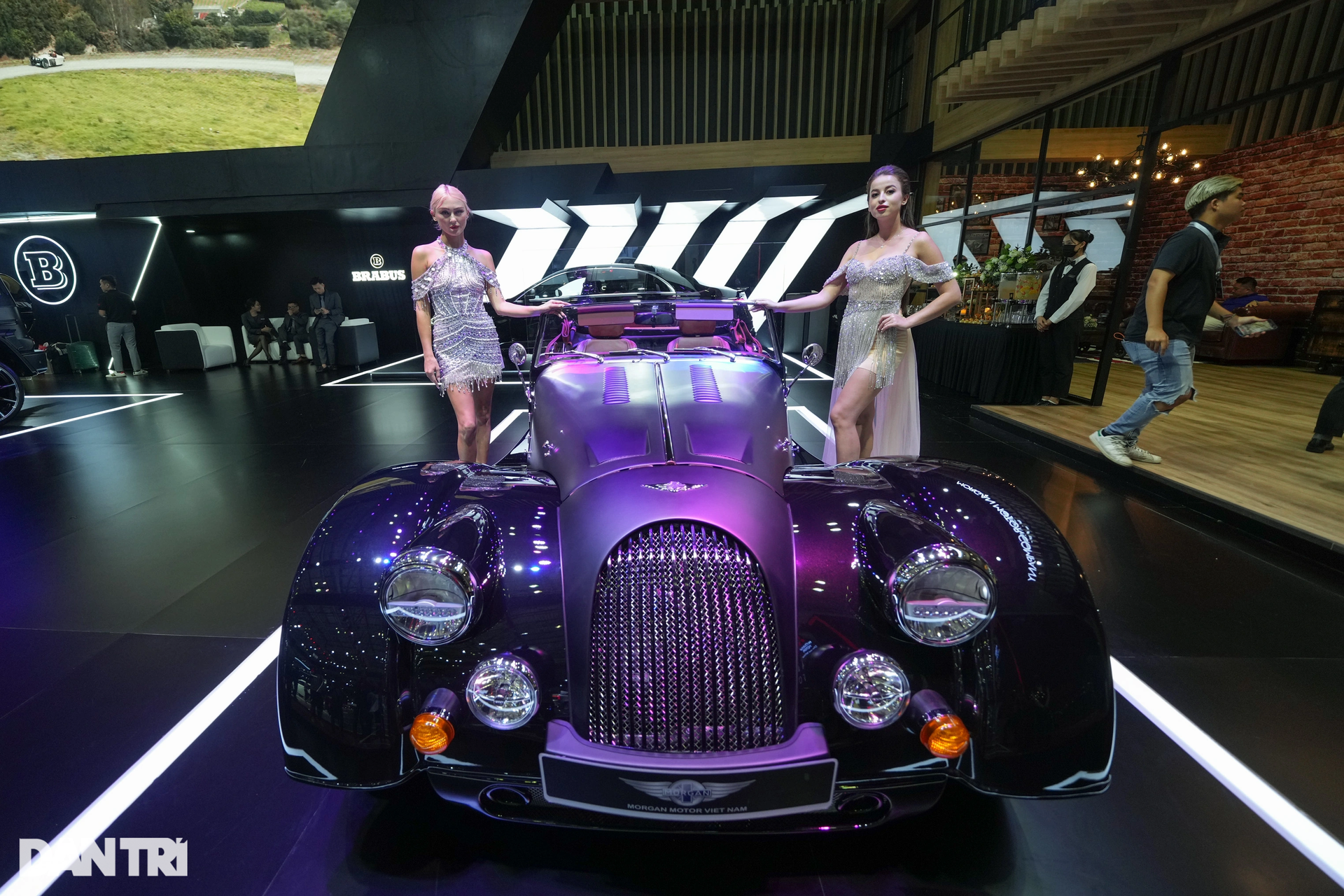 Ngắm những bóng hồng tại Việt Nam Motor Show 2022 - 10 Ngắm những bóng hồng tại Việt Nam Motor Show 2022 - 10