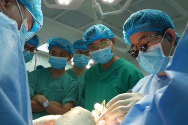 Bệnh viện Thống Nhất lần đầu ghép gan thành công từ người hiến sống