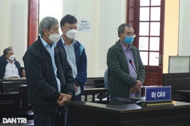 Lập khống hồ sơ trục lợi tiền hỗ trợ thiên tai để đưa nhau đi du lịch