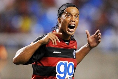 Vừa về Brazil, Ro “vẩu” đã “tậu” biệt thự khủng