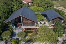 Độc đáo biệt thự trốn khói bụi, nơi an dưỡng tuổi già của vợ chồng U80