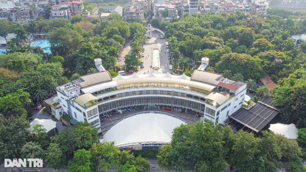 Hà Nội: Công viên được đầu tư 280 tỷ đồng thành nơi chọi gà, thả chó - 2 Hà Nội: Công viên được đầu tư 280 tỷ đồng thành nơi chọi gà, thả chó - 2