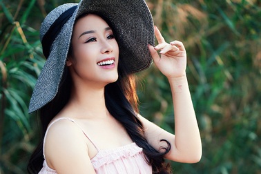 Vợ NSƯT Việt Hoàn gây bất ngờ với giọng hát giống danh ca Ngọc Lan