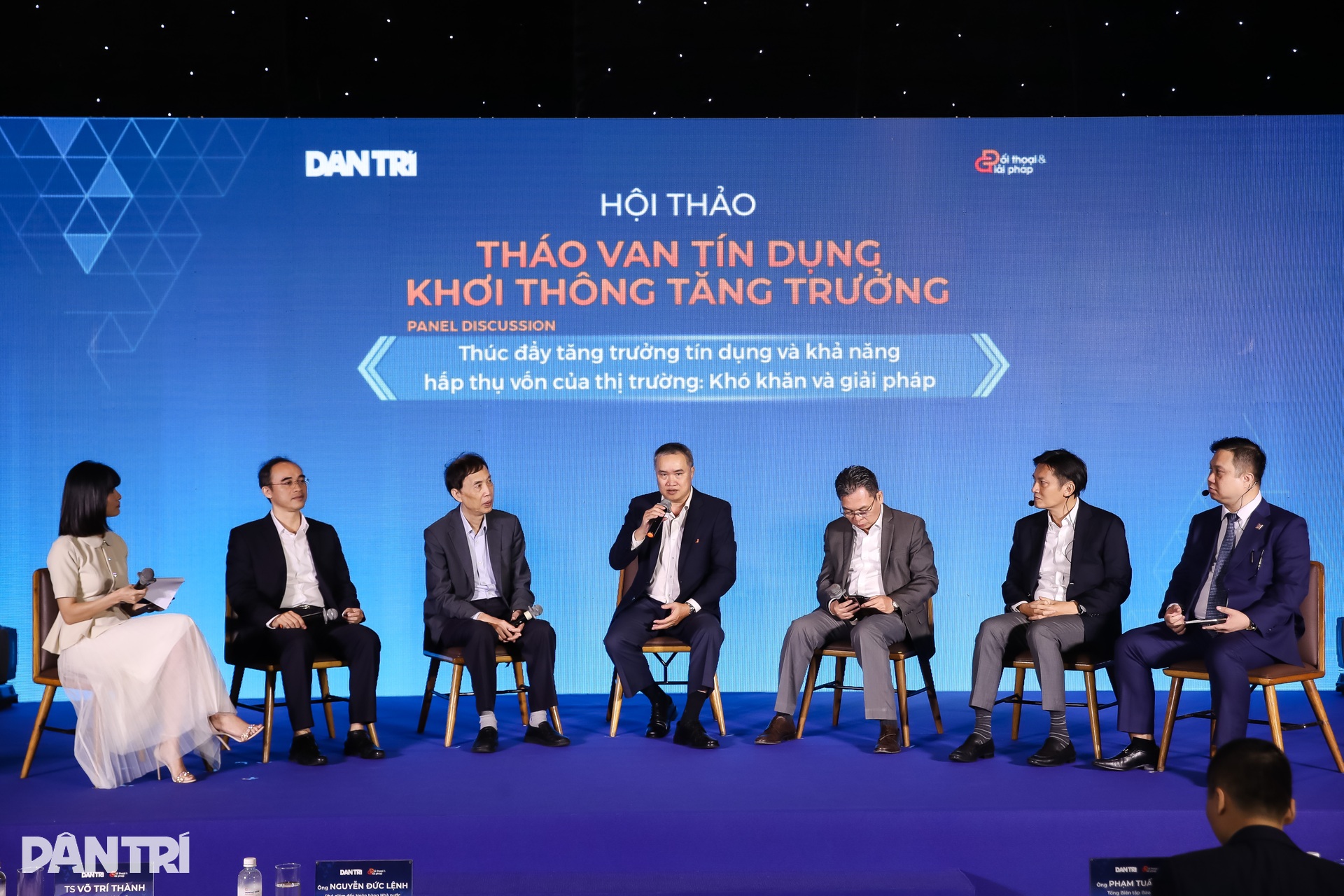 Tìm cách để ngân hàng tiêu được nhiều tiền - 6 Tìm cách để ngân hàng tiêu được nhiều tiền - 6