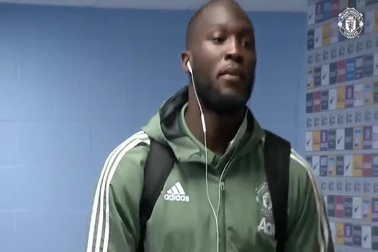 Các cầu thủ MU tới Etihad chuẩn bị đá với Man City