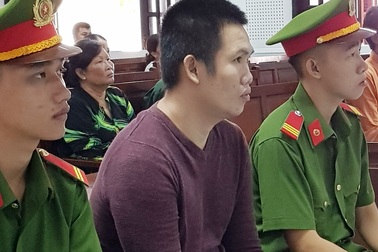 Sóc Trăng: Giết bạn vì chuyện giành đường chạy xe