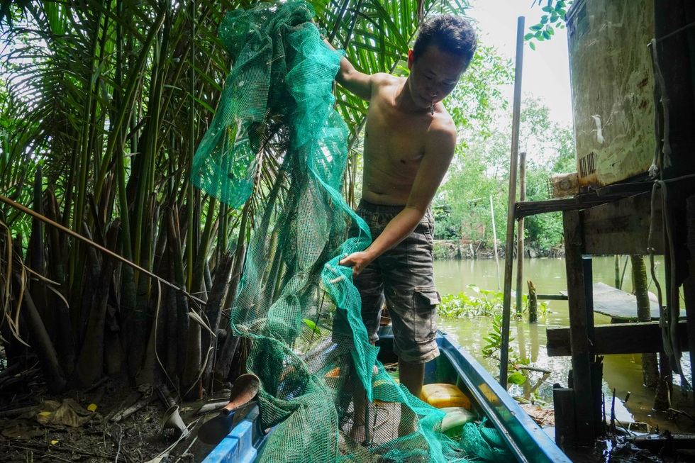 Người Sài Gòn bất đắc dĩ sống mòn dưới gầm cầu - 7 Người Sài Gòn bất đắc dĩ sống mòn dưới gầm cầu - 7