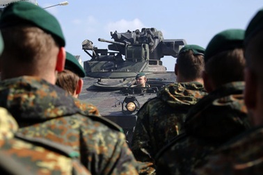 NATO và đồng minh rầm rộ tập trận khắp châu Âu vào thời điểm "nhạy cảm"