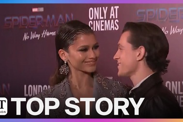 Zendaya đẹp đôi bên Tom Holland