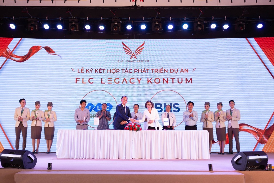Sự kiện ra mắt FLC Legacy Kontum: Hút hàng ngàn khách hàng từ nhiều tỉnh thành lớn đổ bộ về Kontum - 2 Sự kiện ra mắt FLC Legacy Kontum: Hút hàng ngàn khách hàng từ nhiều tỉnh thành lớn đổ bộ về Kontum - 2