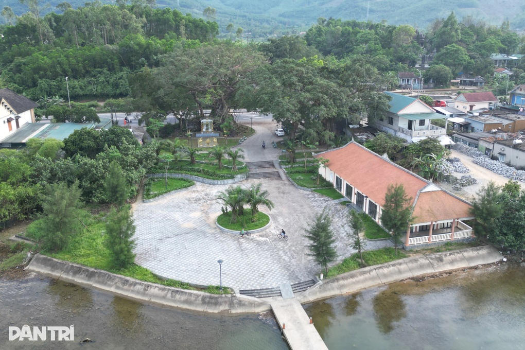 Nhà vệ sinh đạt chuẩn ASEAN bên bờ phá Tam Giang để cho bò ăn cỏ - 3 Nhà vệ sinh đạt chuẩn ASEAN bên bờ phá Tam Giang để cho bò ăn cỏ - 3