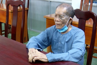 Cha vợ 82 tuổi sát hại con rể vì sợ bị giết