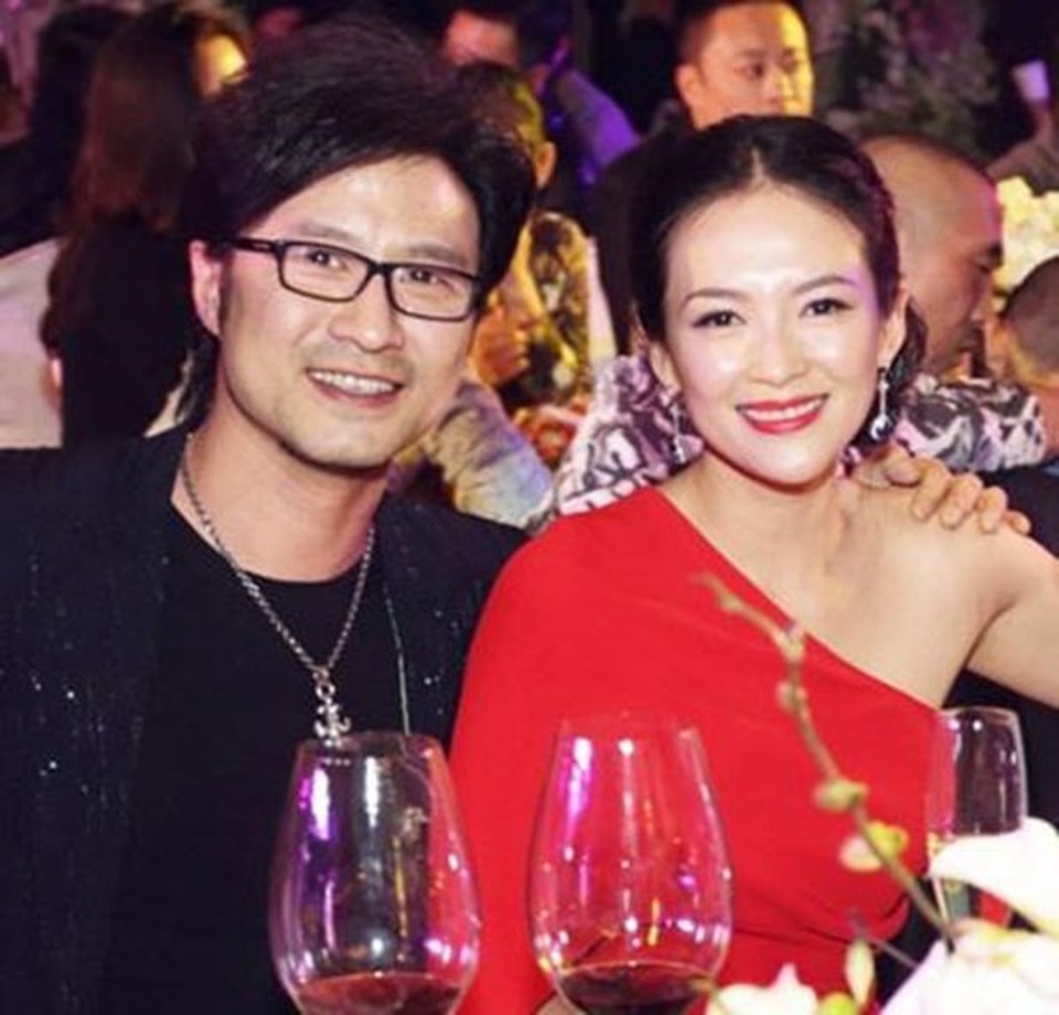 Gia đình hạnh phúc của Chương Tử Di và rocker từng ly hôn - 1 Gia đình hạnh phúc của Chương Tử Di và rocker từng ly hôn - 1