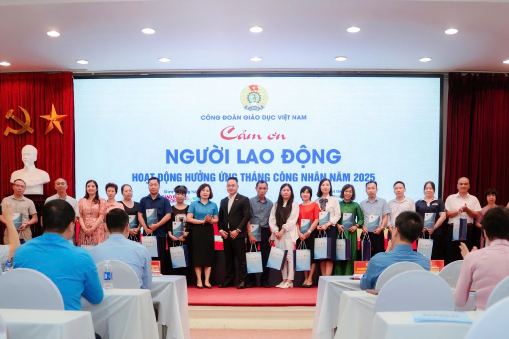 Elmich Việt Nam đồng hành tri ân người lao động ngành giáo dục - 2 Elmich Việt Nam đồng hành tri ân người lao động ngành giáo dục - 2