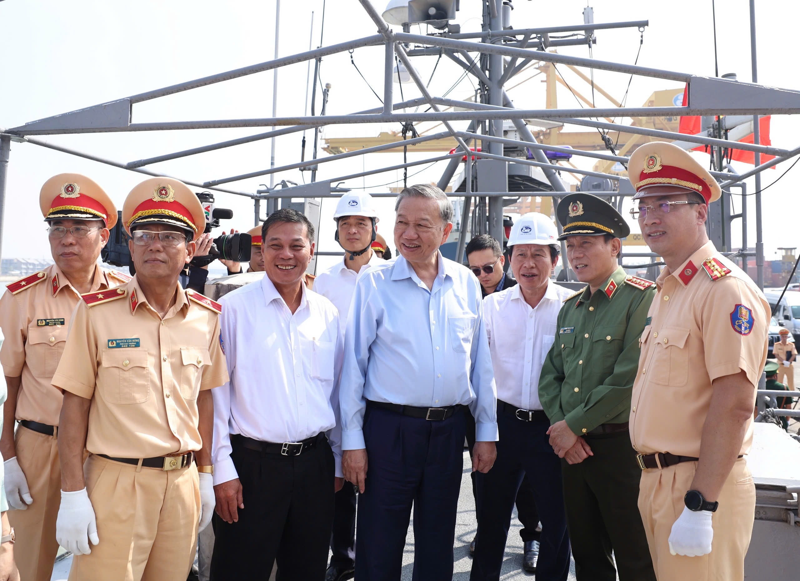 Tổng Bí thư Tô Lâm kiểm tra công tác tàu tuần tra - 1