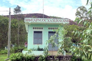 Sống gần trạm cấp nước tiền tỷ nhưng hàng trăm hộ dân vẫn thiếu nước sạch!