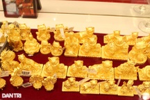 Giá vàng giảm chóng mặt, thủng ngưỡng hỗ trợ quan trọng