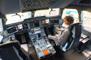 Bay thử trên các khoang hạng nhất: Công việc kiếm hái ra tiền