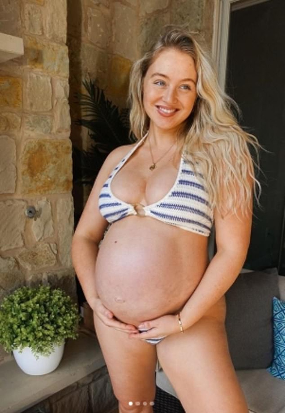 Siêu mẫu Iskra Lawrence sinh con đầu lòng - 4 Siêu mẫu Iskra Lawrence sinh con đầu lòng - 4