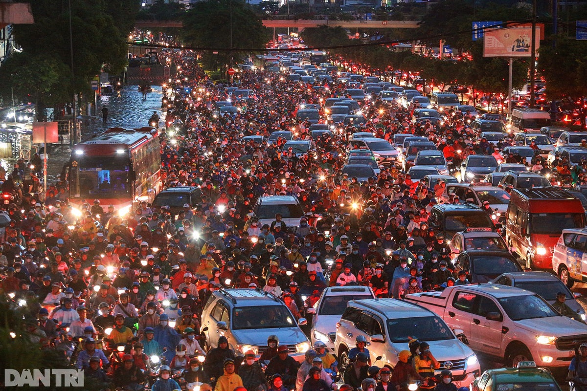 TPHCM hay Hà Nội nhất quyết không thể nới lỏng giãn cách một mình - 5 TPHCM hay Hà Nội nhất quyết không thể nới lỏng giãn cách một mình - 5