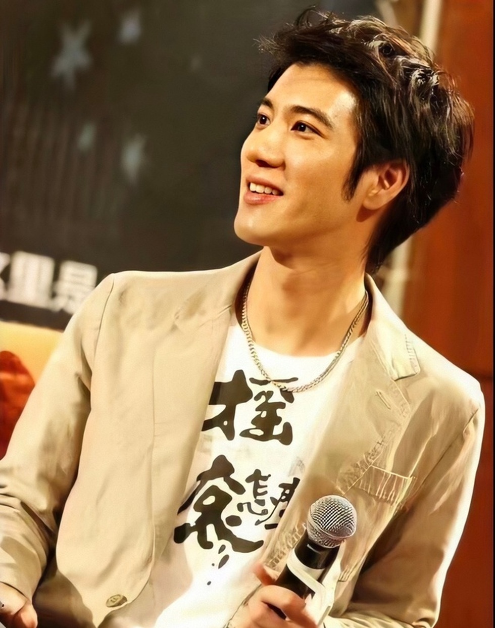 Hai thiên vương châu Á lụi tàn hay thăng hoa vì cách đối xử với vợ - 4 Hai thiên vương châu Á lụi tàn hay thăng hoa vì cách đối xử với vợ - 4