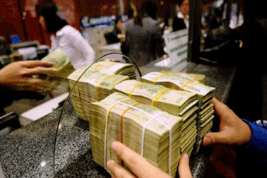 “Đặt bẫy” khách hàng gửi tiền ngân hàng, chiếm đoạt gần 25 tỷ đồng