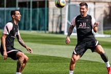 Messi lập cú đúp trong buổi tập khiến cổ động viên PSG phát cuồng