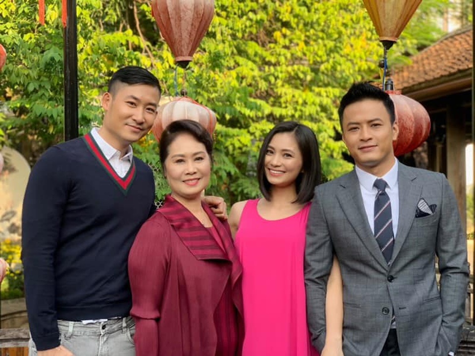Trọng Nhân “Hoa hồng trên ngực trái” bị Hồng Đăng, Ngọc Quỳnh gọi là “em gái” - 2 Trọng Nhân “Hoa hồng trên ngực trái” bị Hồng Đăng, Ngọc Quỳnh gọi là “em gái” - 2