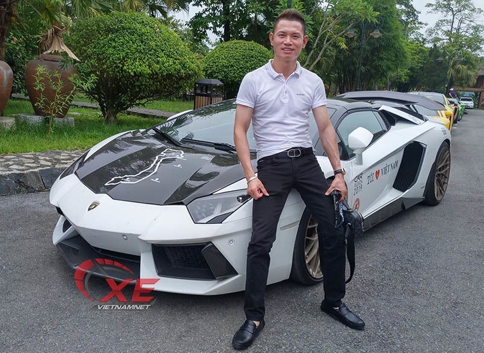 Tùng Vàng, Chương Tailor bị trộm vặt đồ xe siêu sang cùng một đêm - 4 Tùng Vàng, Chương Tailor bị trộm vặt đồ xe siêu sang cùng một đêm - 4